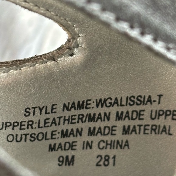 GUESS Peep Toe Double Buckle Straps Back Zip Heel Sandals Size 9 - Picture 10 of 12